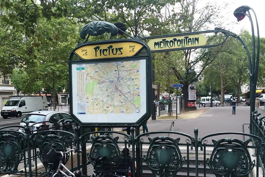 Du Printemps Paříž